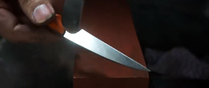 Hvordan lage en kniv fra ødelagt saks