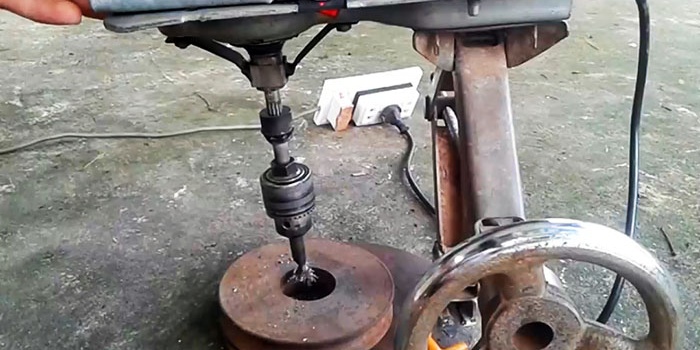 How to make a drilling machine from a jack and a washing machine motor