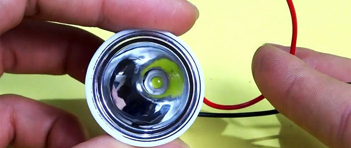 Lampe de poche puissante 2 en 1 DIY Banque d'alimentation en tuyau PVC