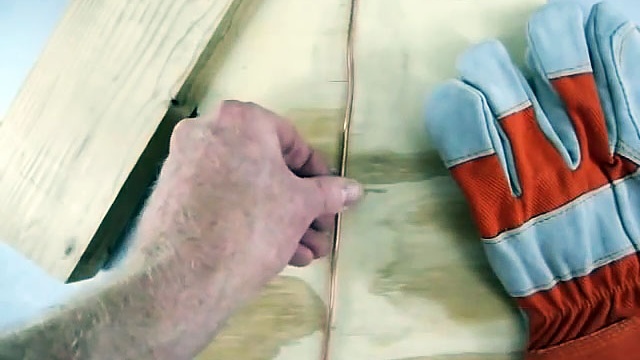 Πώς να ισιώσετε γρήγορα χοντρό σύρμα χαλκού