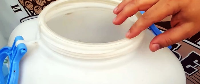 How to quickly make a gasket for a plastic container