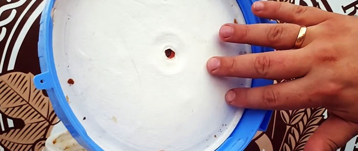 How to quickly make a gasket for a plastic container