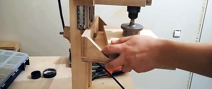 Homemade jig for making wing nuts and bolts in 4 configurations