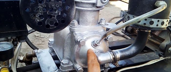 Luftkompressor från en ZIL-enhet och en tvättmaskinsmotor
