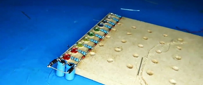 Niveau-indicator zonder transistors, zonder microschakelingen en zonder printplaat