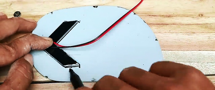 כיצד ליצור מחזרי איתות LED במראות אחוריות