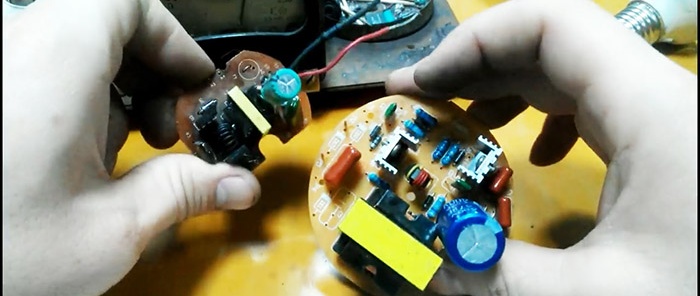 Instant soldering iron using a glue gun and an energy-saving lamp