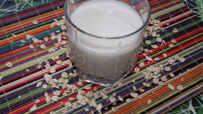 איך להכין חלב שיבולת שועל בבית