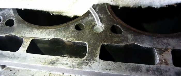 Una manera inusual d'eliminar una forquilla trencada