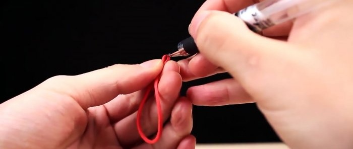 Comment percer une bouteille en verre avec un clou