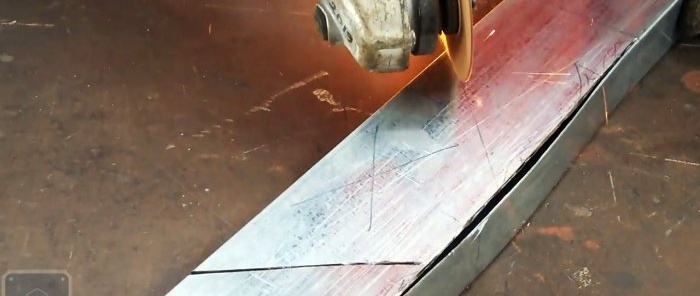 Come piegare un tubo profilato ad angolo retto nello stile della scultura in legno