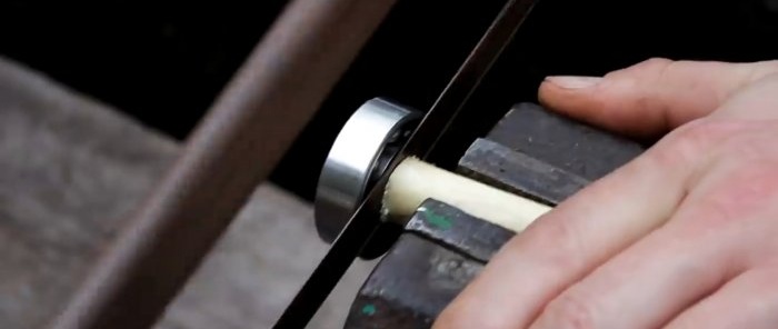 Come realizzare un dispositivo per affilare rapidamente una catena per sega