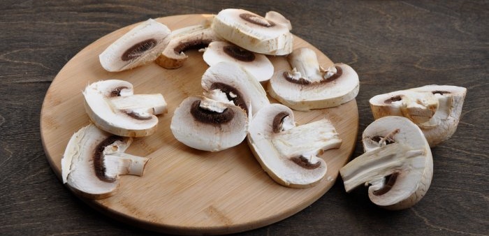 Fried champignons in crispy breading