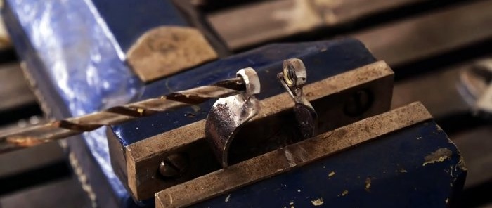 Wie man aus einem Bohrer eine einfache Maschine zum Formschneiden von Metall herstellt