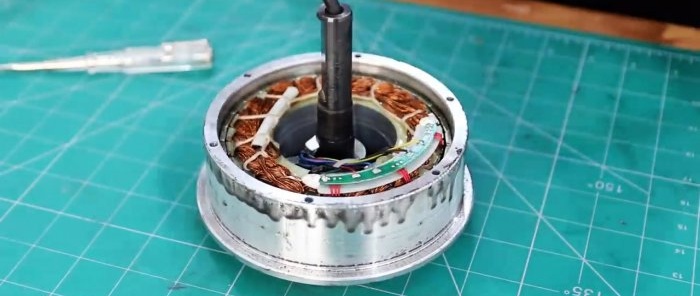 Kako napraviti mali električni generator od Segwaya i motora za trimer