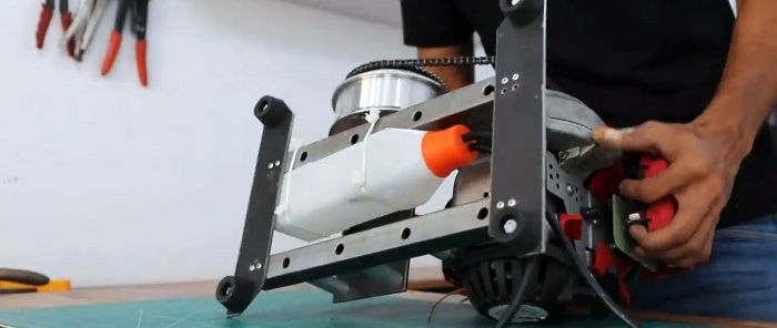 Πώς να φτιάξετε μια μικρή ηλεκτρική γεννήτρια από έναν κινητήρα Segway και ένα τρίμερ