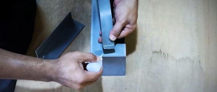 Kako napraviti sanduk za alat od PVC cijevi