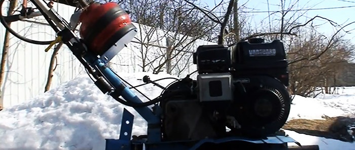 Paano i-convert ang isang gasoline walk-behind tractor sa gas