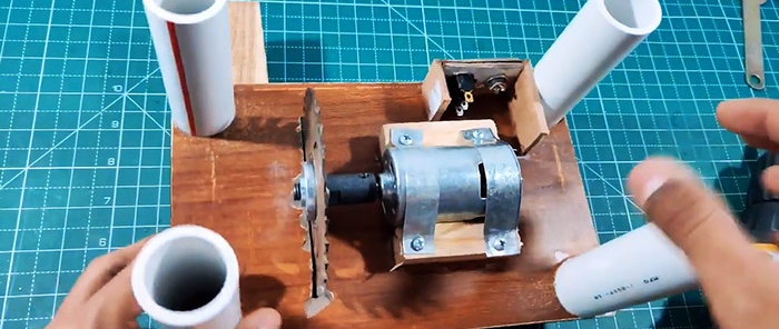 Realizarea unui mini ferăstrău de masă de 12V