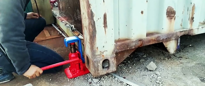 Kako napraviti uređaj za podizanje kontejnera na hidrauličnoj dizalici