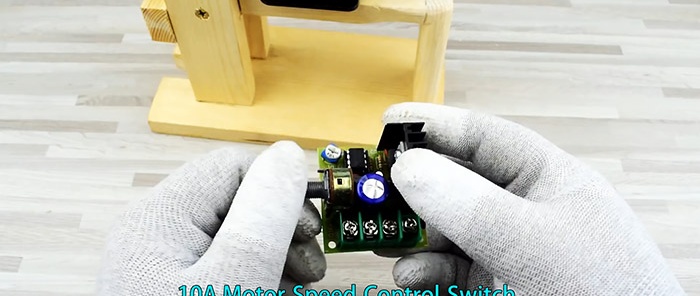 Come realizzare un seghetto alternativo elettrico da 12 V con materiali di scarto