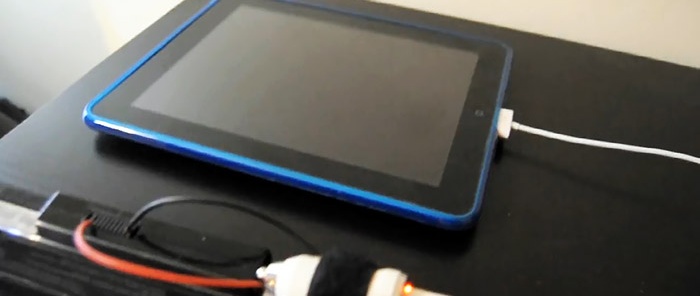 How to make a 5V power bank from a laptop battery in 1 minute