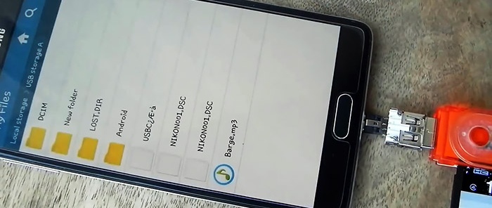 Kaip sukurti adapterį, kad būtų galima prijungti „flash drive“ prie išmaniojo telefono