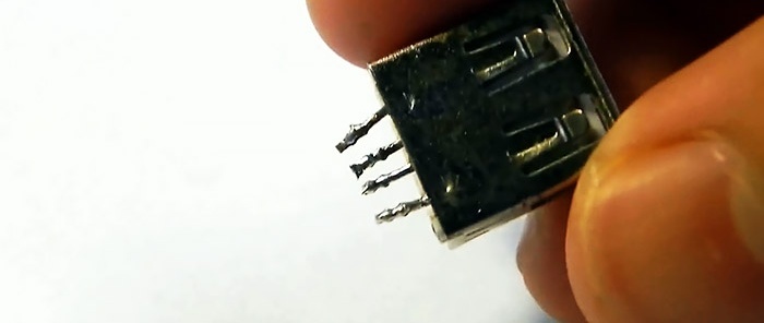 Comment fabriquer un adaptateur pour connecter une clé USB à un smartphone
