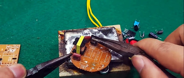 Como fazer um dispositivo para dessoldar rapidamente placas de circuito