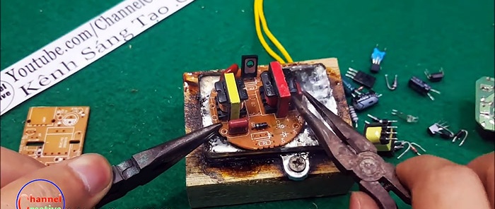 Cum să faci un dispozitiv pentru dezlipirea rapidă a plăcilor de circuite