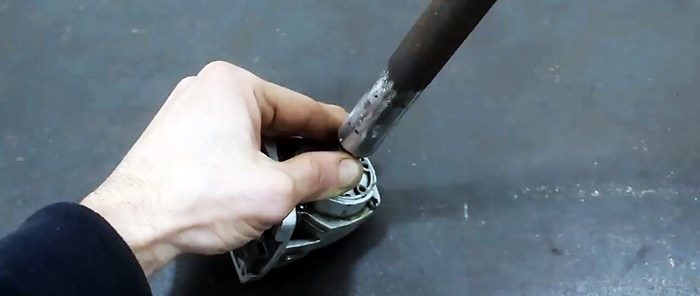 Ako vyrobiť zariadenie na navíjanie pružín z prevodovky brúsky