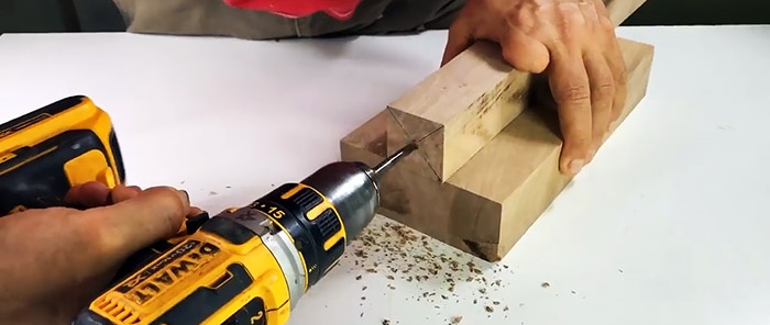 Paano gumawa ng isang compact circular saw mula sa isang drill na may adjustable cutting depth
