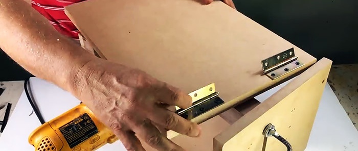 Kaip pasidaryti kompaktišką diskinį pjūklą iš grąžto su reguliuojamu pjovimo gyliu