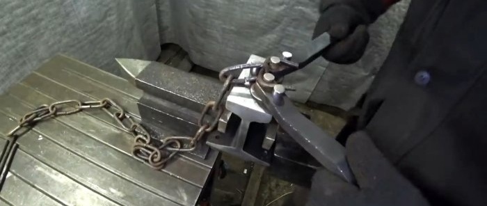 Ako vyrobiť jednoduchý stroj z koľajnice na výrobu reťazí