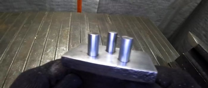 Comment fabriquer une machine simple à partir d'un rail pour fabriquer des chaînes