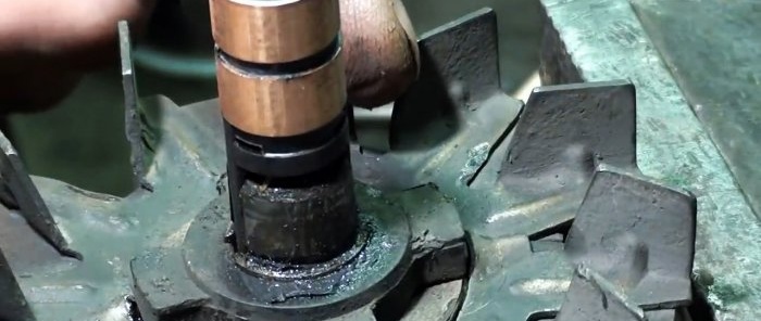 Cum se schimbă inelele colectoare pe rotorul unui generator