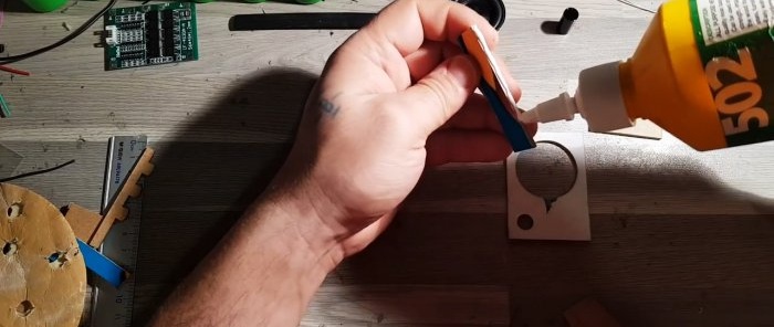 Jak vyrobit mini subwoofer s Bluetooth
