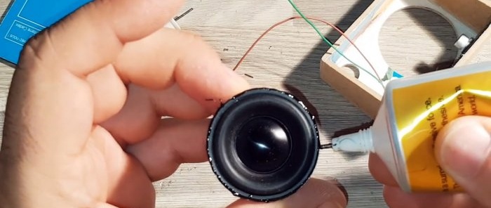 Πώς να φτιάξετε ένα μίνι υπογούφερ με Bluetooth