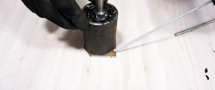 Gawang bahay na drill attachment para sa mabilis na pagputol ng sheet metal