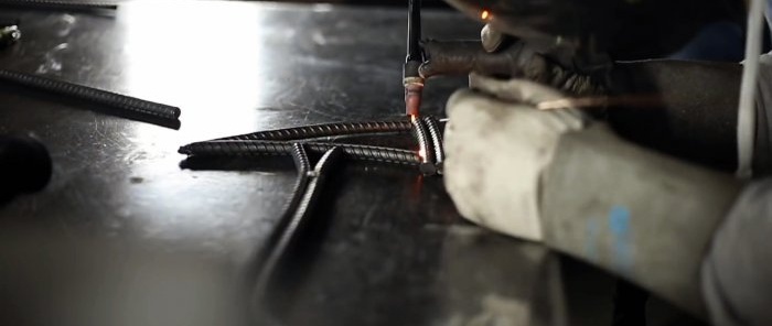 Comment fabriquer une hache à partir de barres d'armature