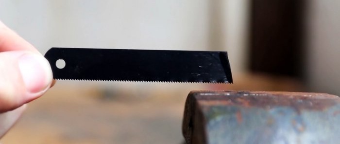 كيفية صنع منشار من سكين القرطاسية