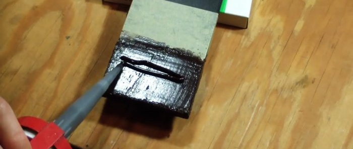 Hoe maak je een rubberen coating van metaal?