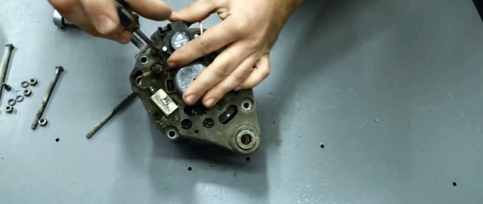 Comment fabriquer un moteur puissant à partir d'un générateur de voiture