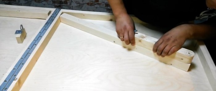 How to make a stable folding travel table with your own hands