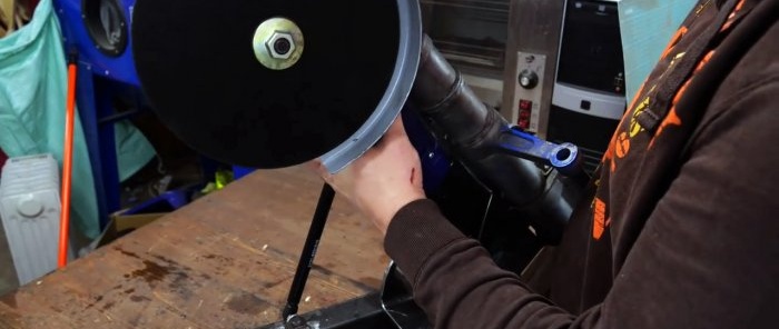 Kaip pasidaryti pjovimo mašiną iš kampinio šlifuoklio ir senų amortizatorių