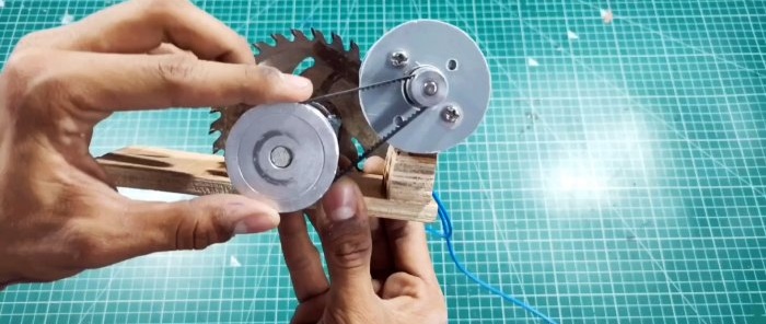 Paano gumawa ng 12V mini circular saw