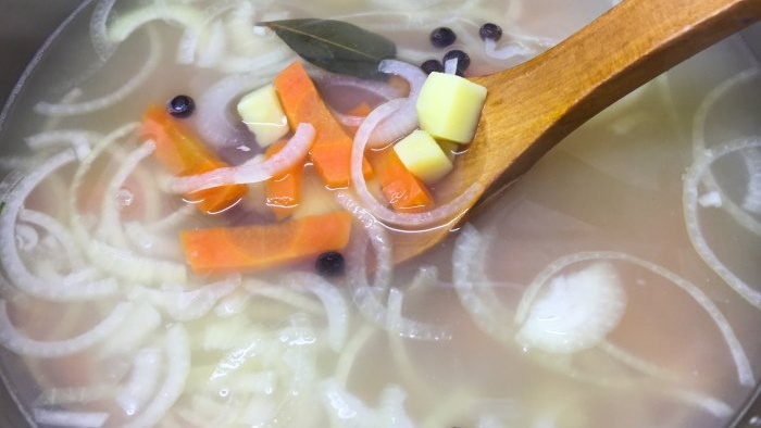 Ricetta zuppa di pesce persico con caviale