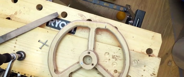 How to make a children's electric car from plywood and a screwdriver