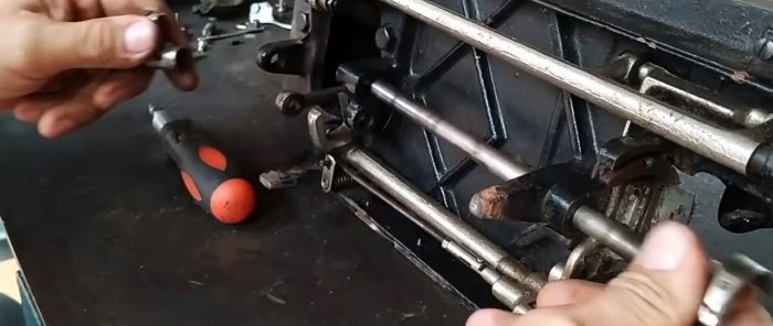 Comment transformer une machine à coudre en scie sauteuse