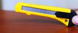 كيفية صنع منشار من سكين القرطاسية في دقيقتين